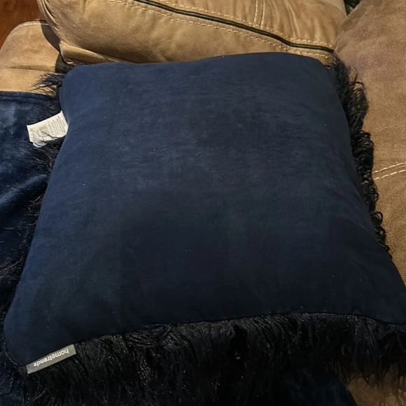 Luxe Navy blue fuzzy comfy  throw pillow cushion - Picture 4 of 5